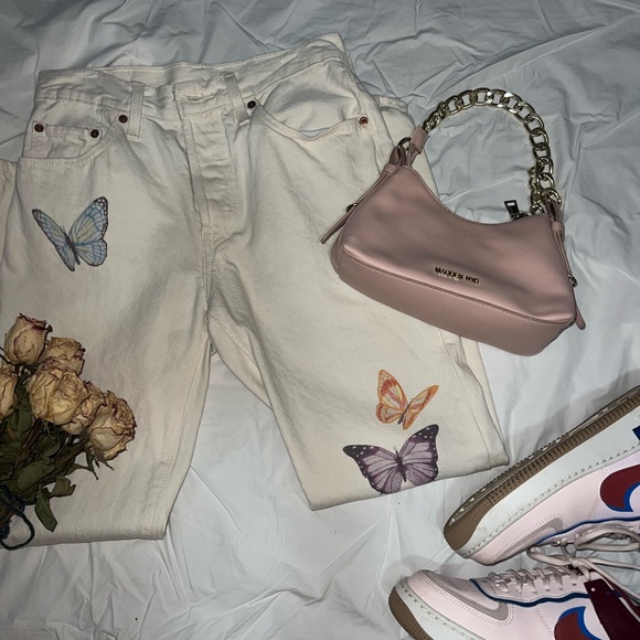 Levi's Cream High Rise Jeans with Butterfly Embroidery - Picture 5 of 5